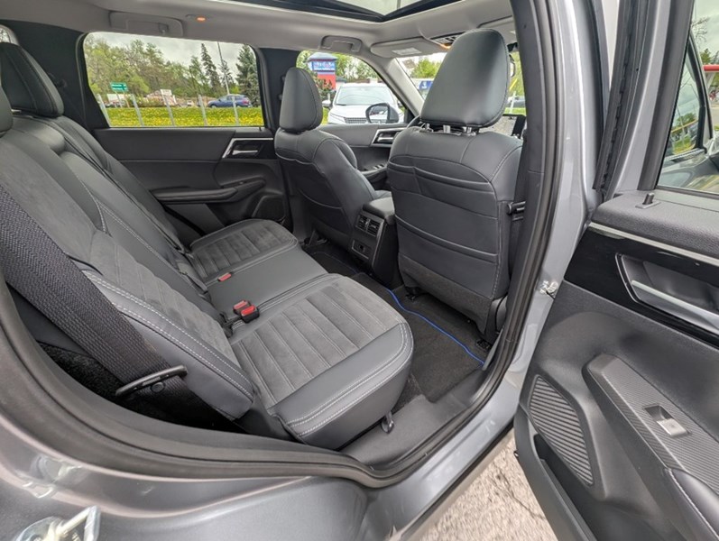 2024 Mitsubishi Outlander Plug-In Hybrid LE S-AWC