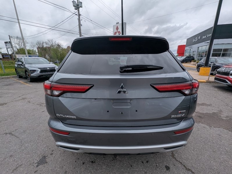 2024 Mitsubishi Outlander Plug-In Hybrid LE S-AWC