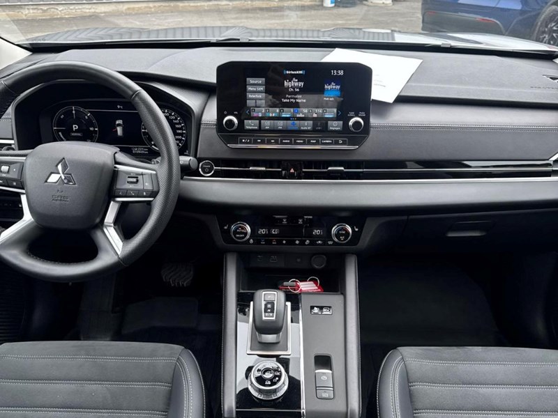 2024 Mitsubishi Outlander Plug-In Hybrid LE S-AWC