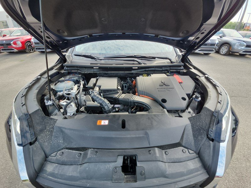 2025 Mitsubishi Outlander Plug-In Hybrid ES S-AWC