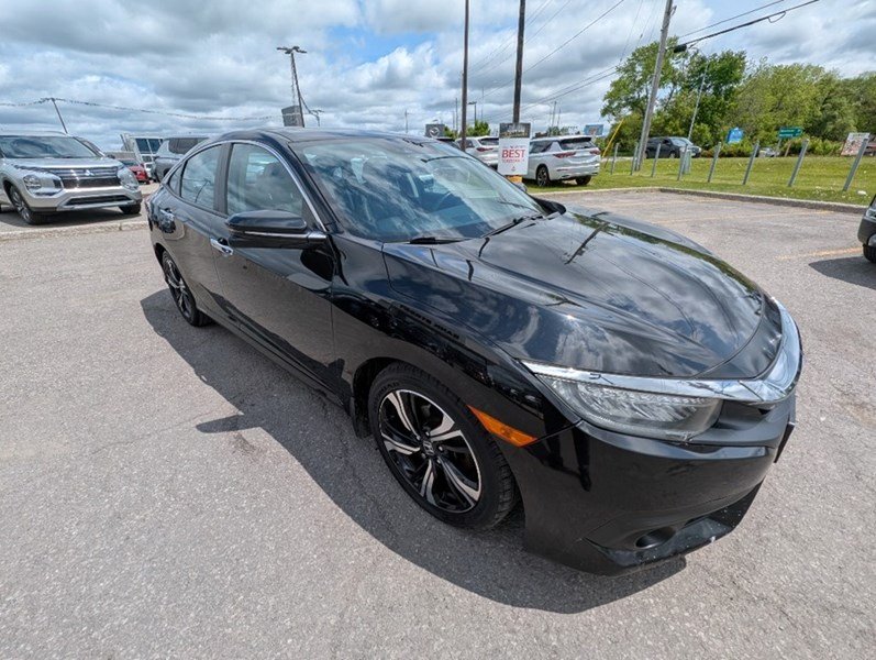2017 Honda Civic 4dr CVT Touring