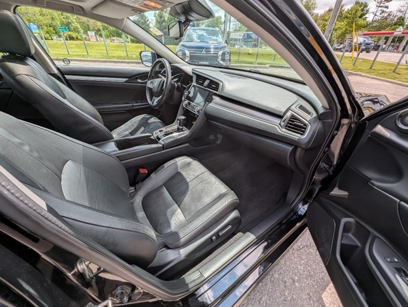 2017 Honda Civic 4dr CVT Touring