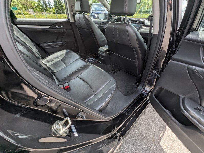 2017 Honda Civic 4dr CVT Touring