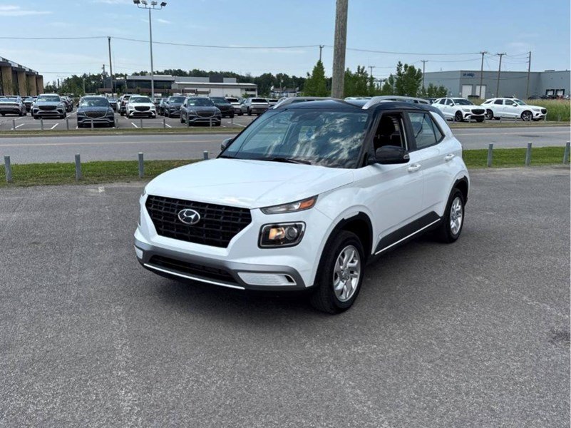 2022 Hyundai Venue Preferred IVT w/Two-Tone