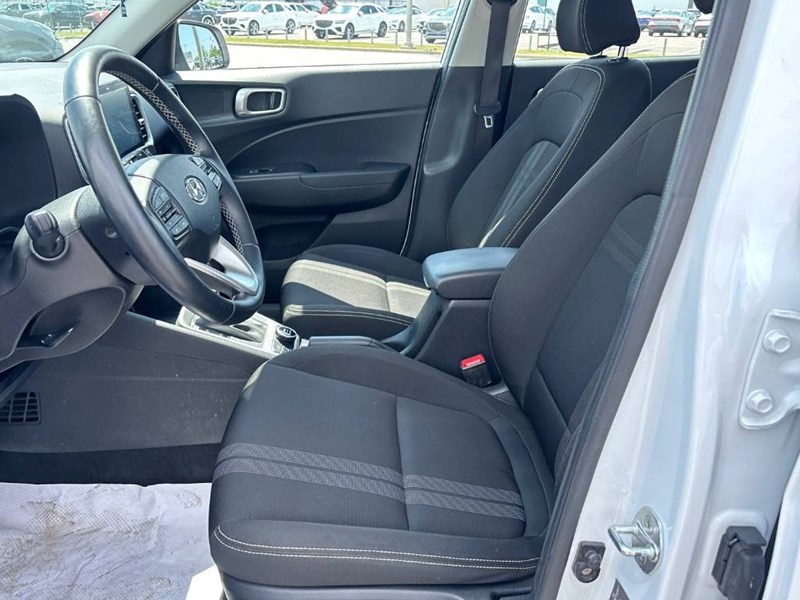 2022 Hyundai Venue Preferred IVT w/Two-Tone