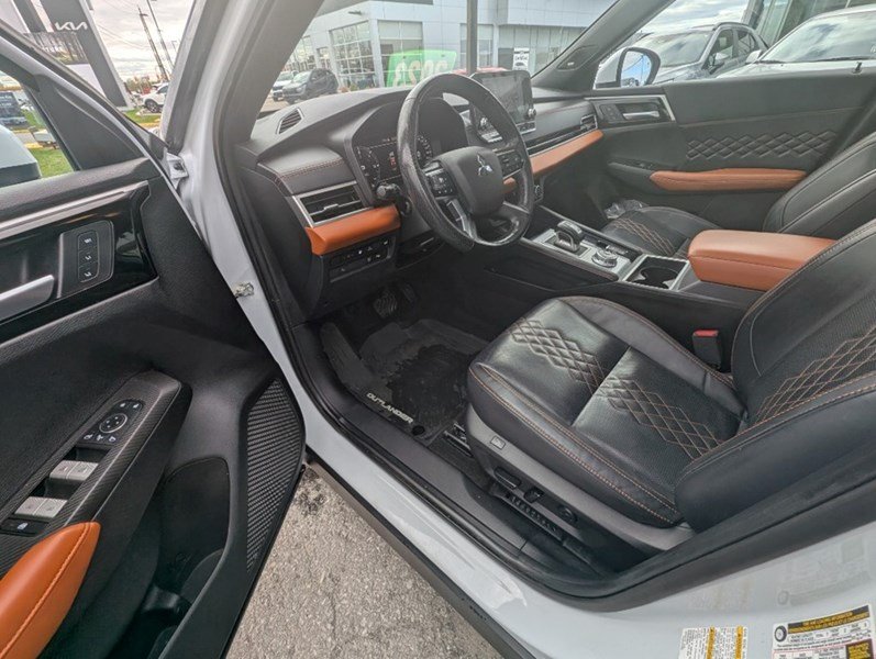 2023 Mitsubishi Outlander Plug-In Hybrid GT S-AWC PREMIUM