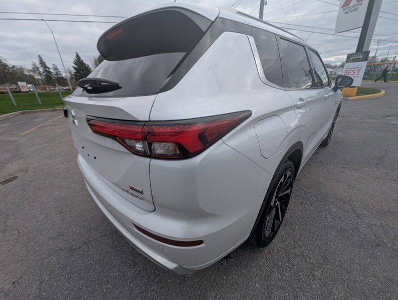 2023 Mitsubishi Outlander Plug-In Hybrid GT S-AWC PREMIUM