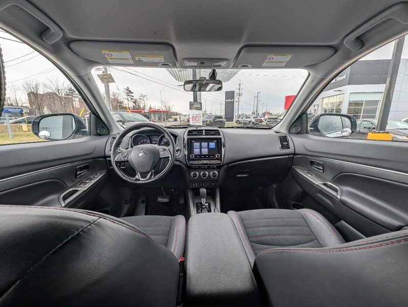 2023 Mitsubishi RVR SEL AWC