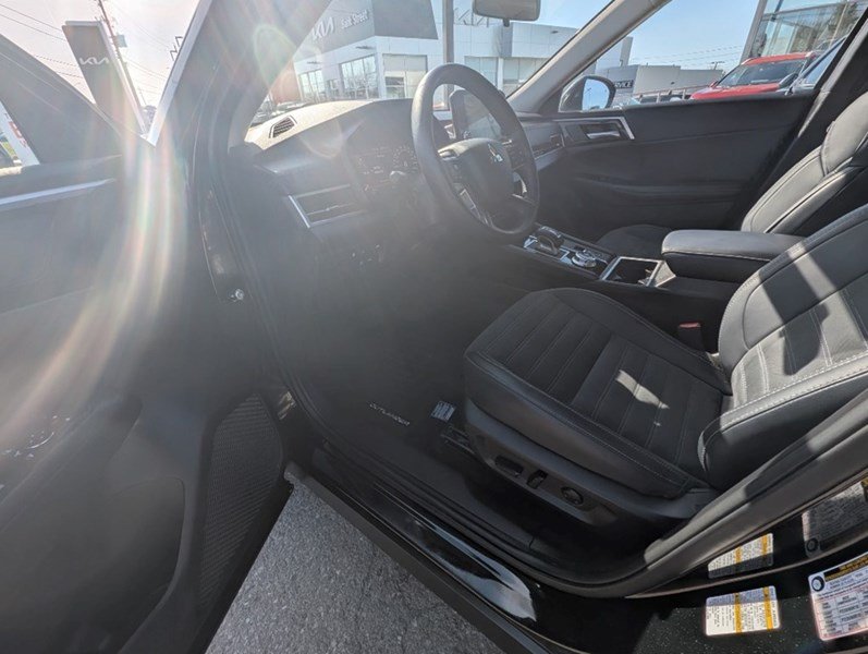 2024 Mitsubishi Outlander Plug-In Hybrid LE S-AWC