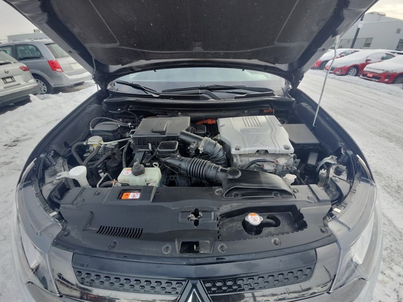 2022 Mitsubishi Outlander Plug-In Hybrid Black Edition S-AWC