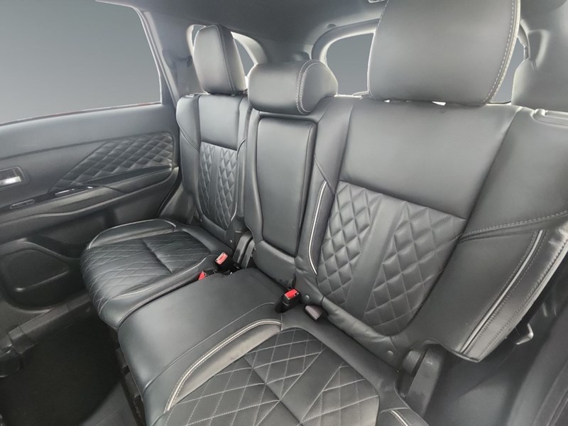 2022 Mitsubishi Outlander Plug-In Hybrid Black Edition S-AWC