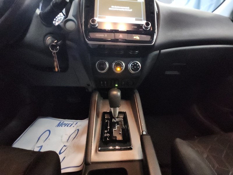 2021 Mitsubishi RVR SE FWD