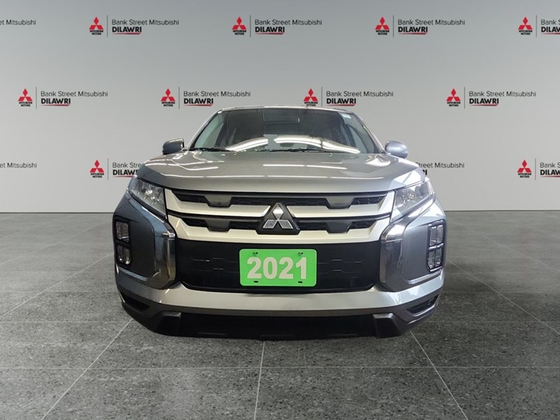 2021 Mitsubishi RVR SE FWD