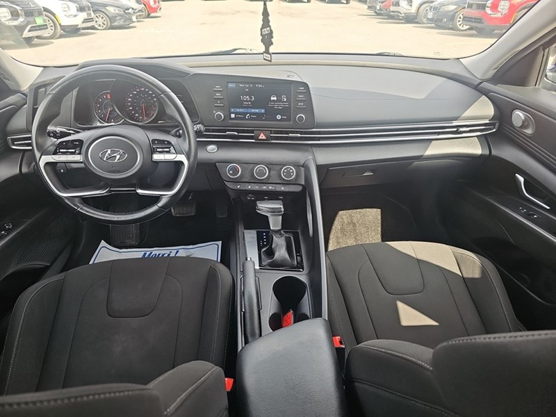 2022 Hyundai Elantra Preferred IVT