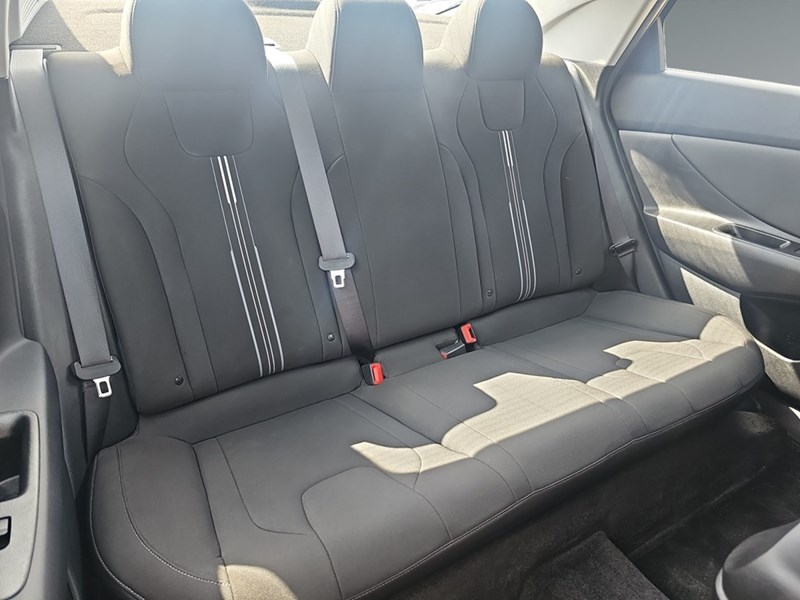 2022 Hyundai Elantra Preferred IVT