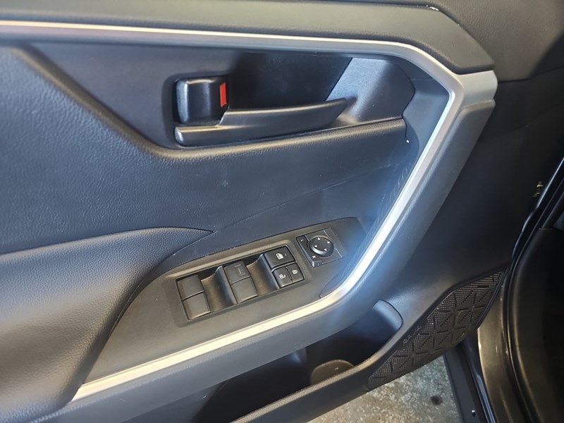 2025 Toyota RAV4 LE AWD