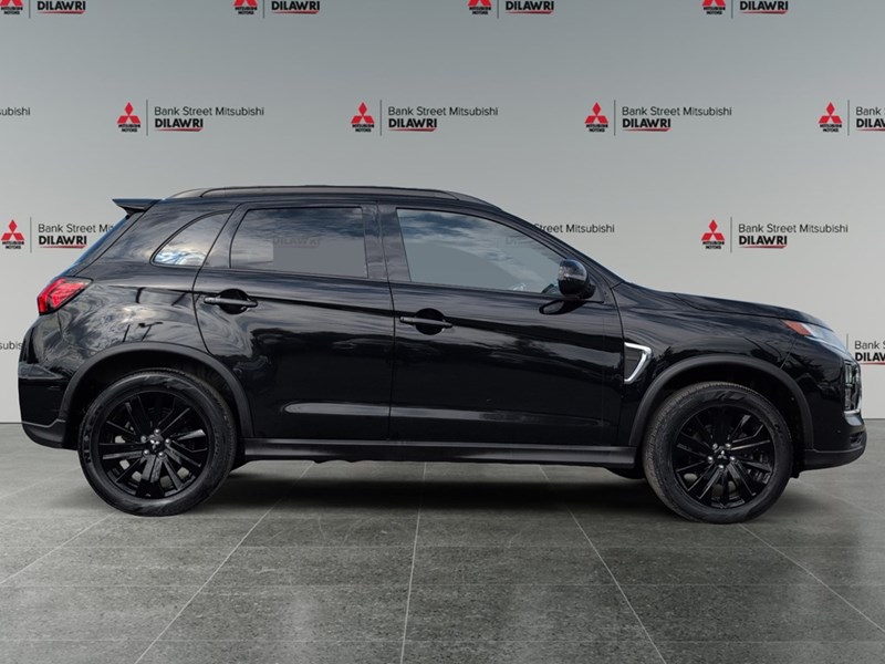 2022 Mitsubishi RVR LE AWC