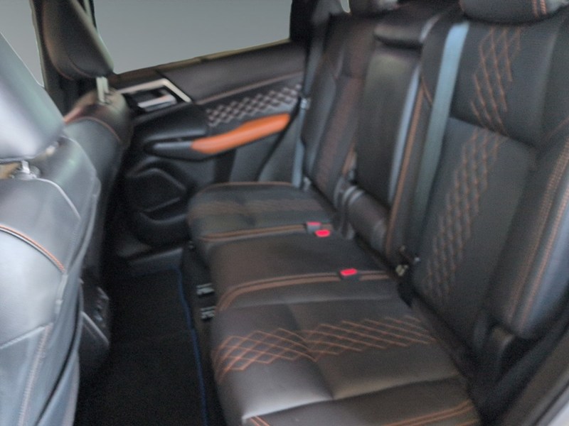 WHITE DIAMOND 2023 Mitsubishi Outlander Plug-In Hybrid GT S-AWC