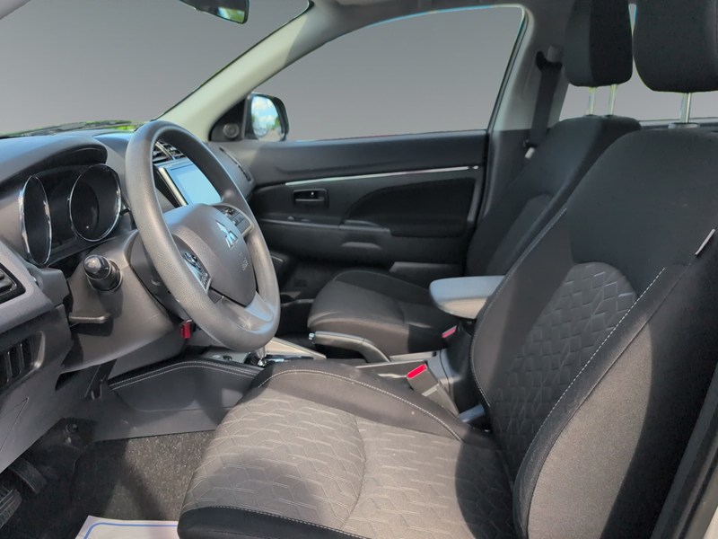 2022 Mitsubishi RVR ES AWC