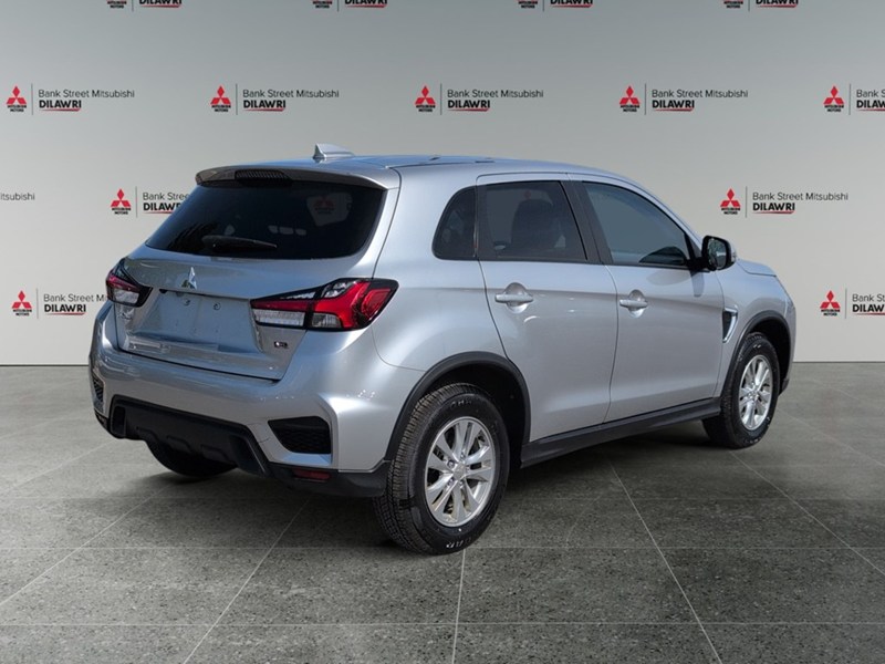 2024 Mitsubishi RVR SE AWC