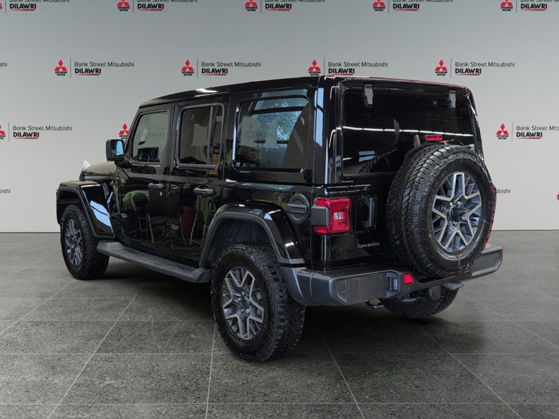 BLACK 2025 Jeep Wrangler Sahara 4 Door 4x4/LOADED with one touch SKYTOP!