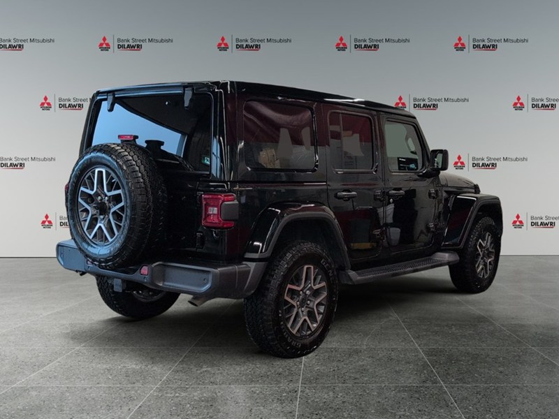 BLACK 2025 Jeep Wrangler Sahara 4 Door 4x4/LOADED with one touch SKYTOP!