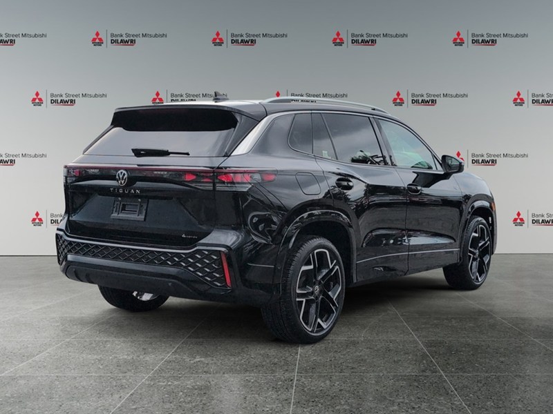 DEEP BLACK PEAR 2025 Volkswagen Tiguan Highline R-Line 4MOTION