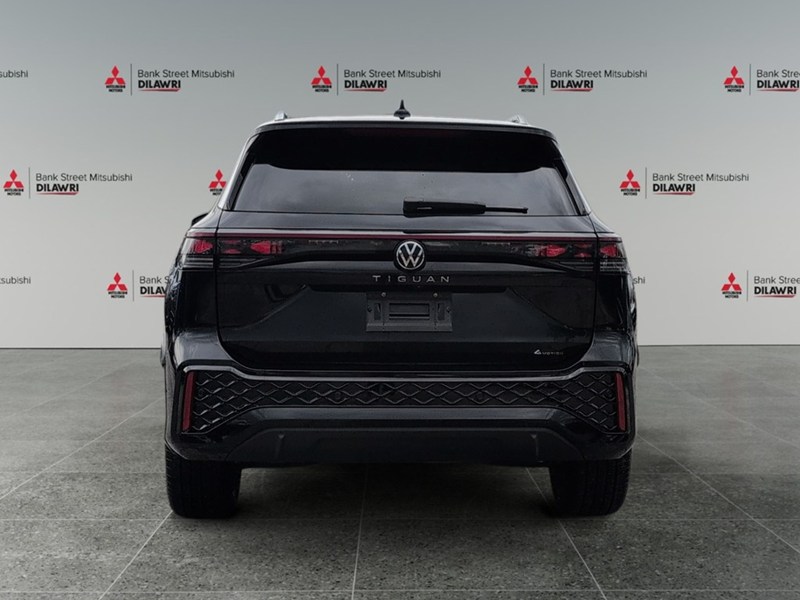DEEP BLACK PEAR 2025 Volkswagen Tiguan Highline R-Line 4MOTION