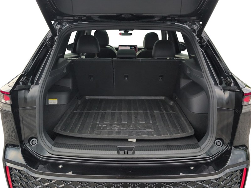 DEEP BLACK PEAR 2025 Volkswagen Tiguan Highline R-Line 4MOTION