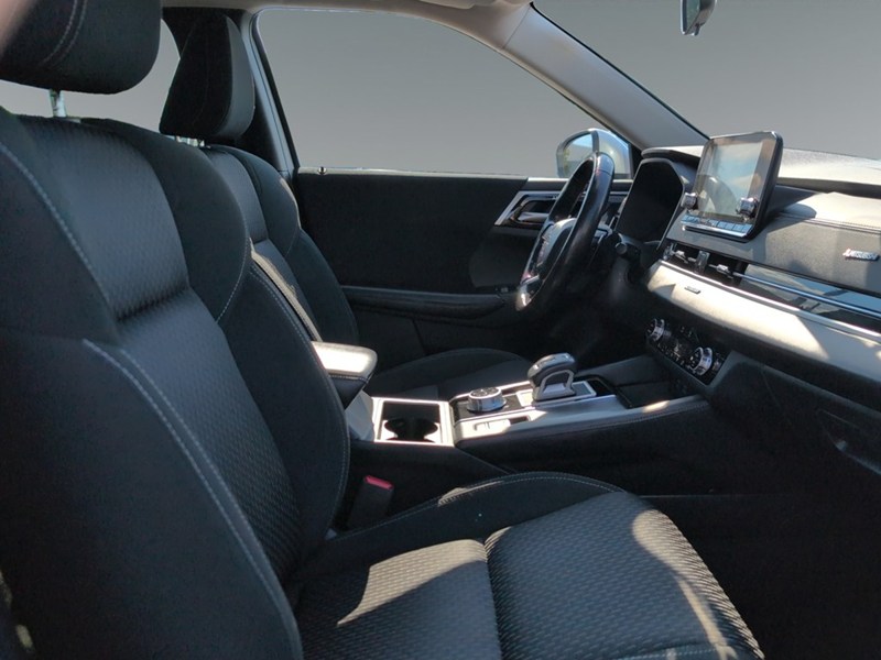WHITE 2022 Mitsubishi Outlander SE S-AWC