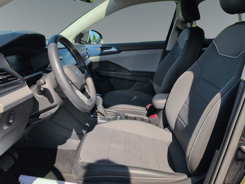 DEEP BLACK PEAR 2023 Volkswagen Taos Comfortline 4MOTION *Ltd Avail*
