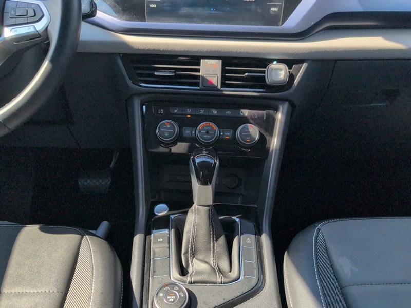 DEEP BLACK PEAR 2023 Volkswagen Taos Comfortline 4MOTION *Ltd Avail*
