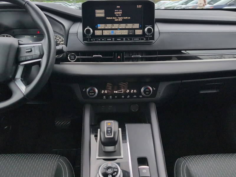 STERLING SILVER 2024 Mitsubishi Outlander ES S-AWC