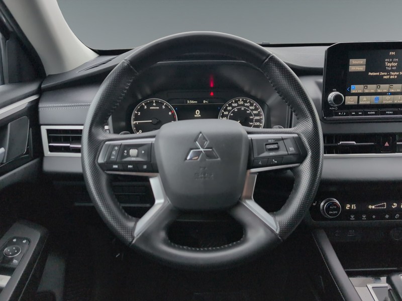 STERLING SILVER 2024 Mitsubishi Outlander ES S-AWC