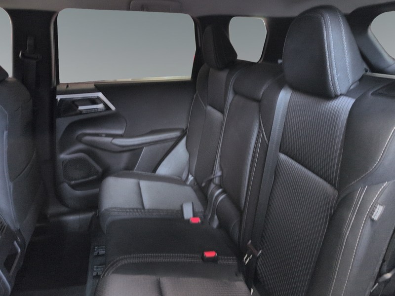 STERLING SILVER 2024 Mitsubishi Outlander ES S-AWC