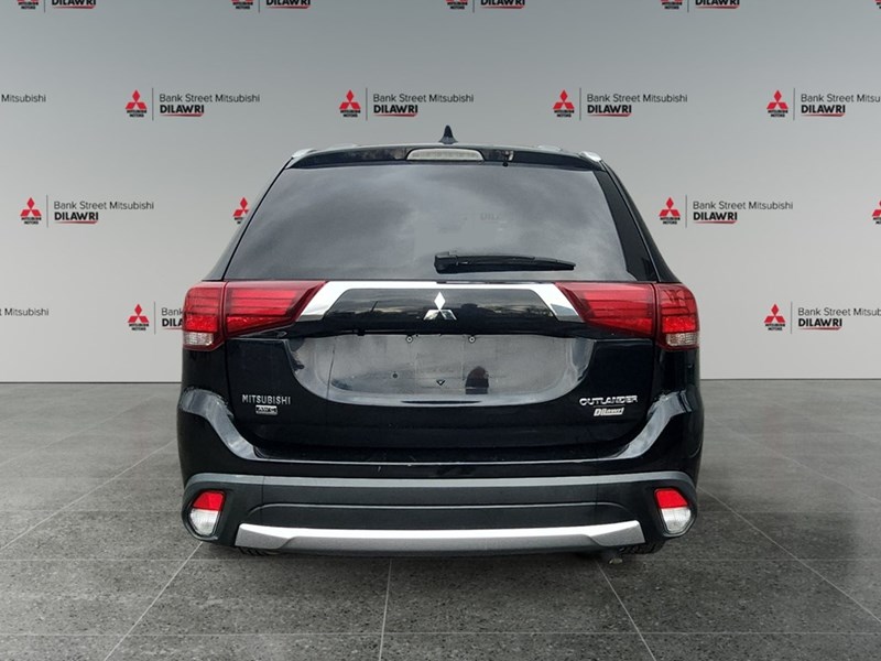 2017 Mitsubishi Outlander AWC 4dr SE