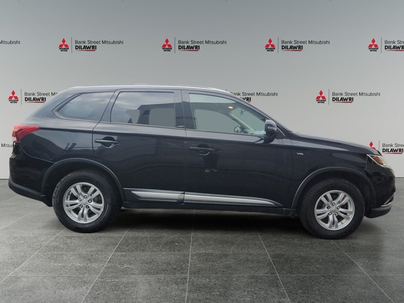 2017 Mitsubishi Outlander AWC 4dr SE