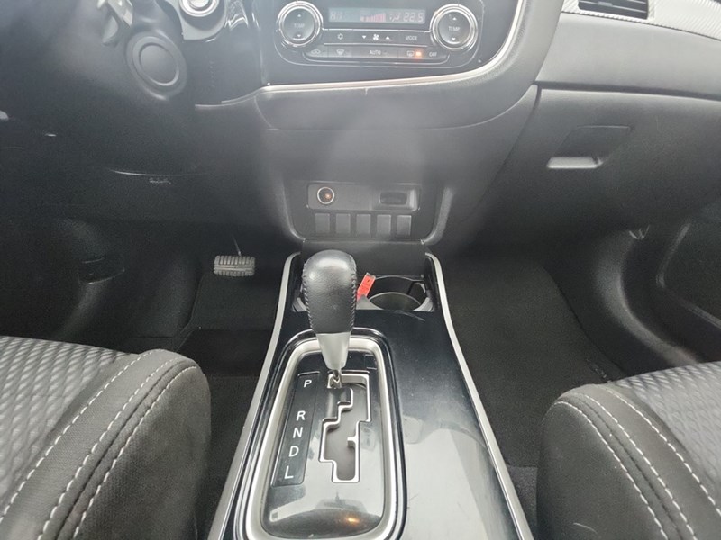 2017 Mitsubishi Outlander AWC 4dr SE