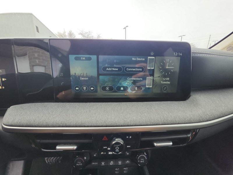 2025 Nissan Kicks SV AWD