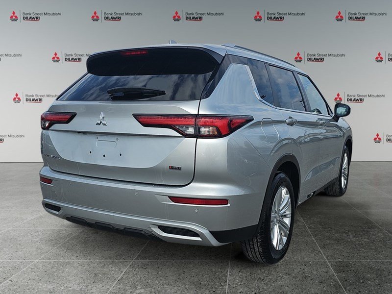 2023 Mitsubishi Outlander SE S-AWC