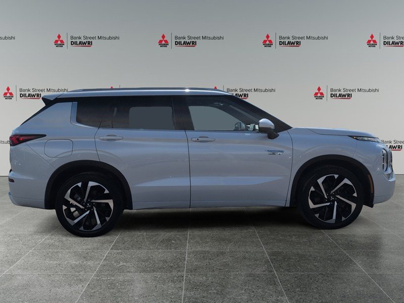 WHITE DIAMOND 2023 Mitsubishi Outlander Plug-In Hybrid GT S-AWC