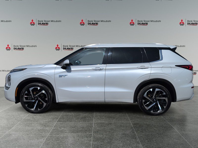 WHITE DIAMOND 2023 Mitsubishi Outlander Plug-In Hybrid GT S-AWC