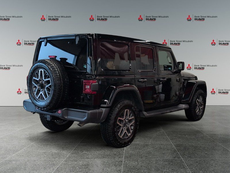 BLACK 2025 Jeep Wrangler Sahara 4 Door 4x4/LOADED with one touch SKYTOP!