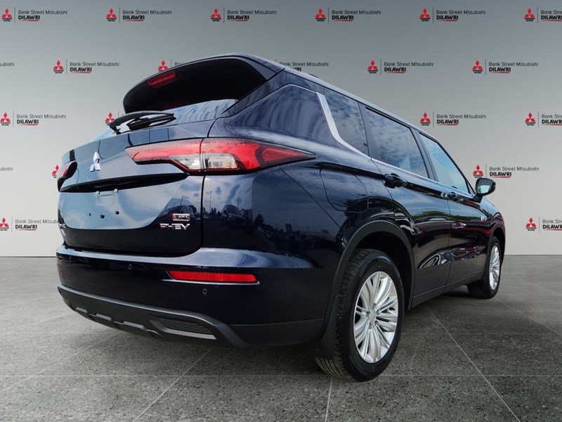 2025 Mitsubishi Outlander Plug-In Hybrid ES S-AWC