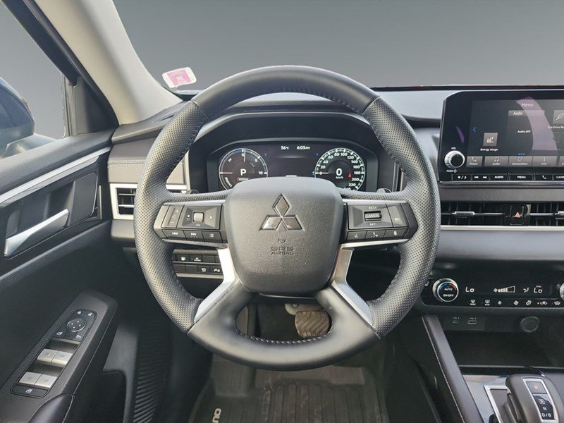 2025 Mitsubishi Outlander Plug-In Hybrid ES S-AWC