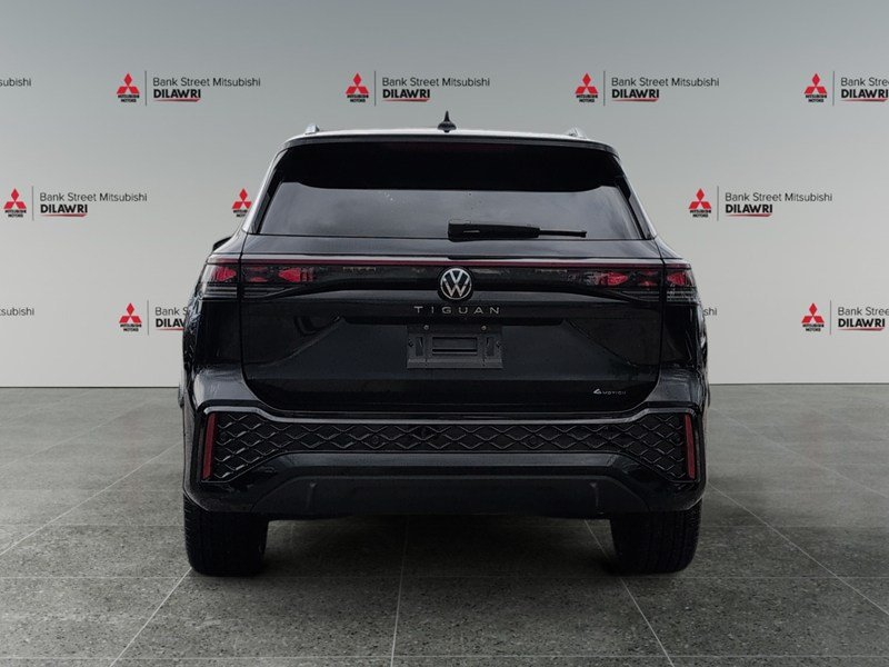 DEEP BLACK PEAR 2025 Volkswagen Tiguan Highline R-Line 4MOTION