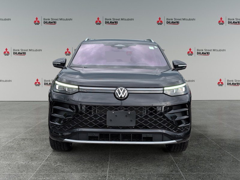 DEEP BLACK PEAR 2025 Volkswagen Tiguan Highline R-Line 4MOTION