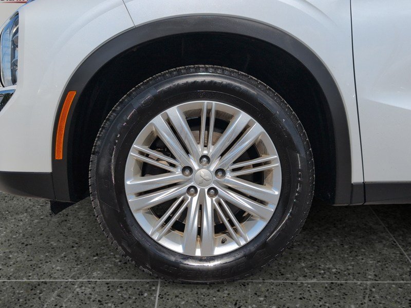 WHITE 2022 Mitsubishi Outlander SE S-AWC