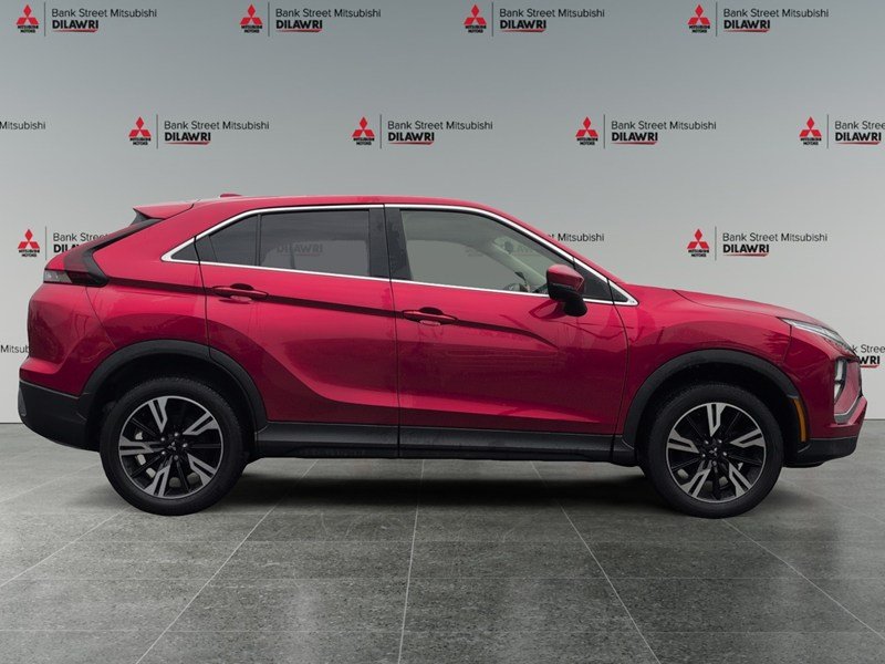 RED DIAMOND 2024 Mitsubishi Eclipse Cross ES S-AWC