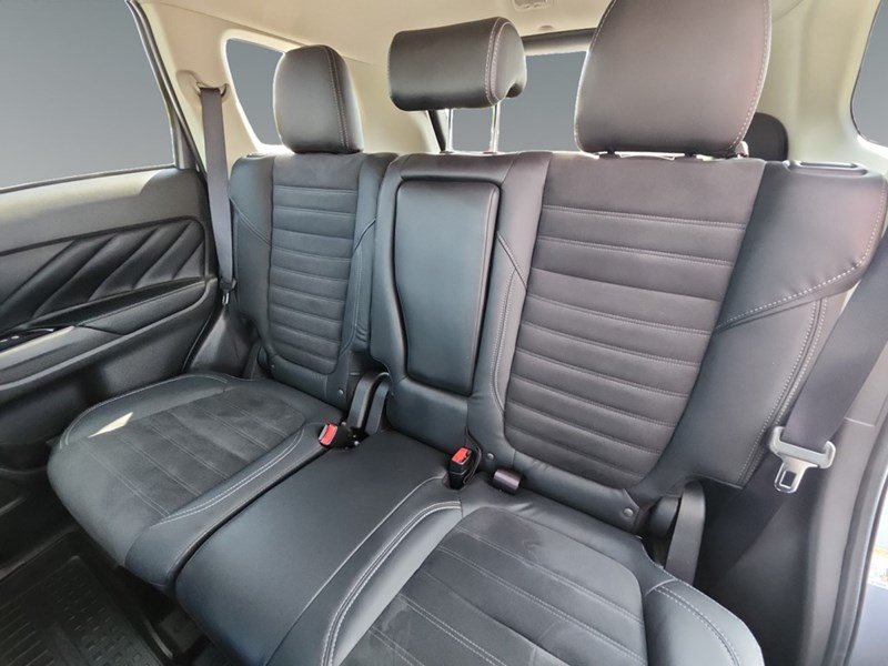 2022 Mitsubishi Outlander Plug-In Hybrid LE S-AWC